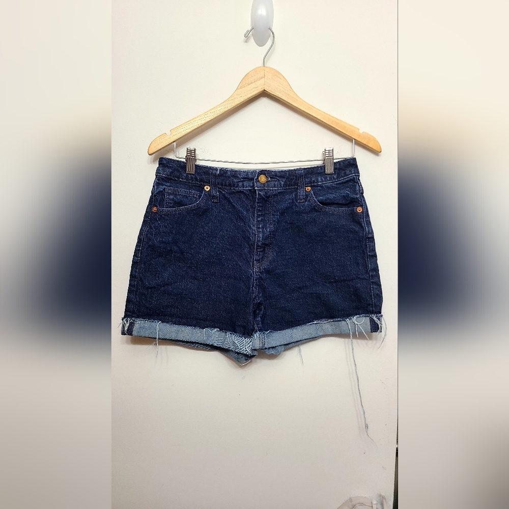 Universal Thread Size 8 Dark Wash Midi Shorts